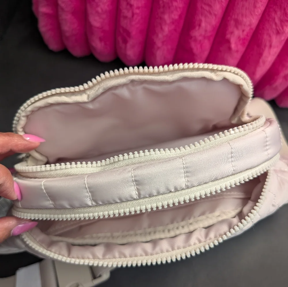 Reebok Cream Crossbody Bag - Picture 3 of 4